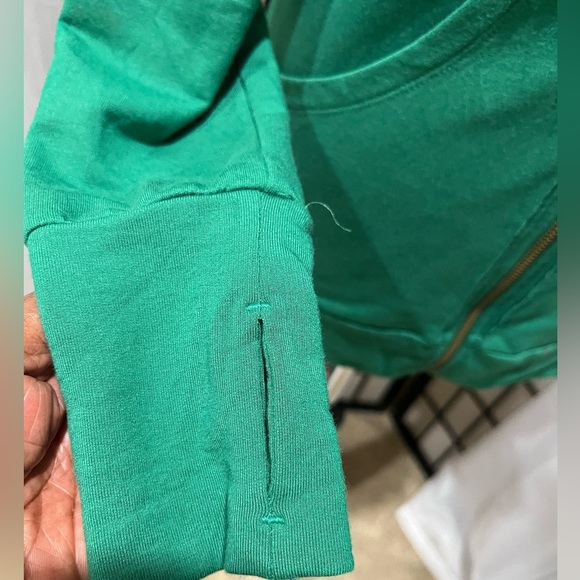 EVYS TREE THE REECE, Vibrant Green Hoodie with Ruffle Accents, WOMEN SIZE M - Picture 8 of 11